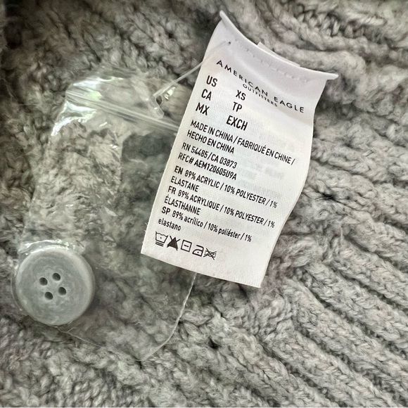 American Eagle Cropped Button-Up Cardigan- NWOT - size XS - Picture 7 of 7